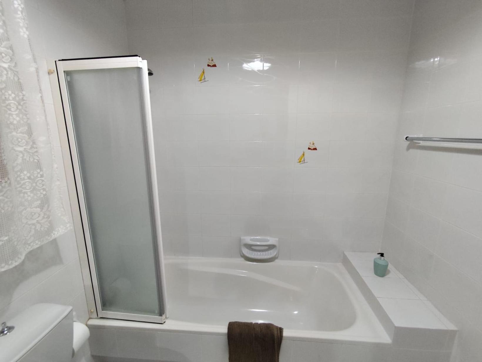 Апартаменти Sea Breeze Bliss - Self Check-In Сент-Полс-Бей Екстер'єр фото